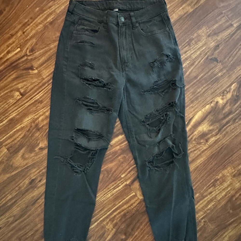 american eagle ripped jeans